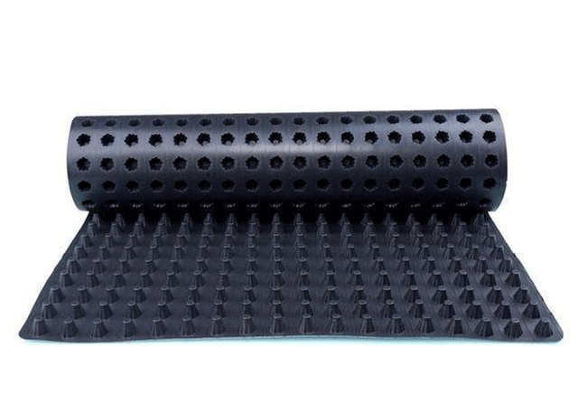 塑料排水板在樓頂花園上的應(yīng)用，緩解熱島效應(yīng)，除霧霾改生態(tài)