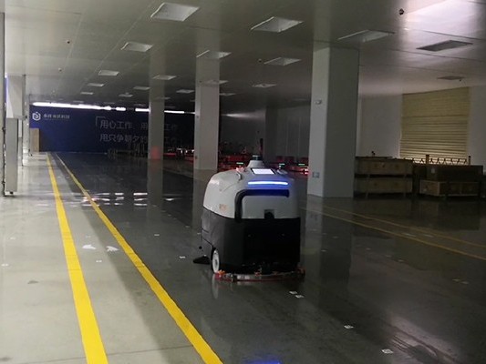 制造類企業(yè)為何使用坦力工業(yè)智能清掃機(jī)器人替代人工？