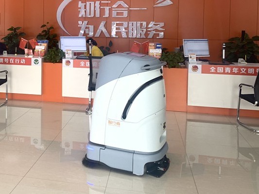 這臺工業(yè)用自動(dòng)掃地機(jī)器人成清潔大贏家，一棟樓都被它 “征服”