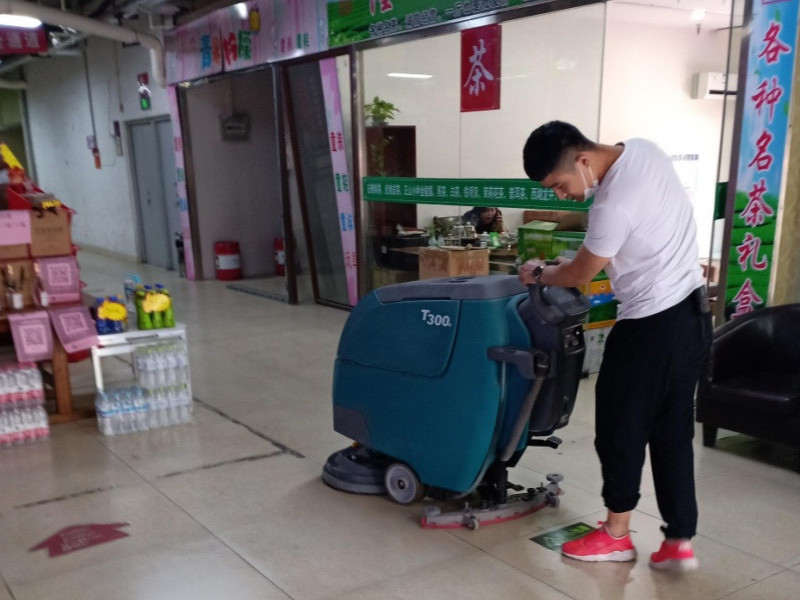 如何判斷工業(yè)洗地機好不好？